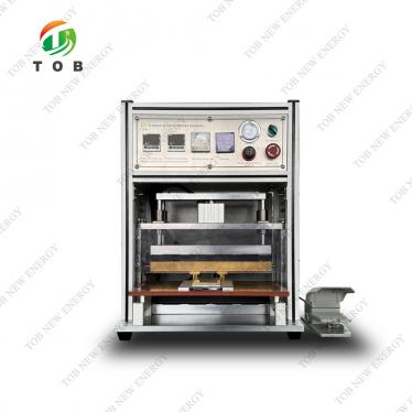 Machine de poinçonnage des coins des alvéoles de poche