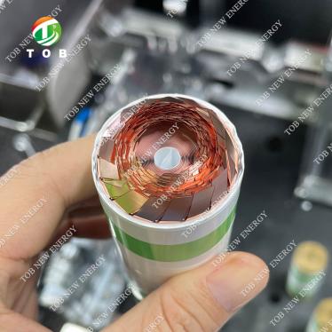 Machine à bobiner les batteries