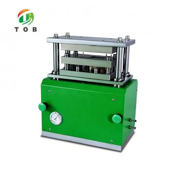 Machine de formage de pochettes de batterie