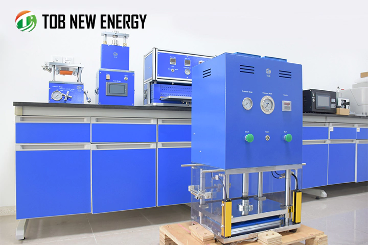 Test d'équipement de laboratoire de batterie personnalisé TOB new energy avant la livraison

