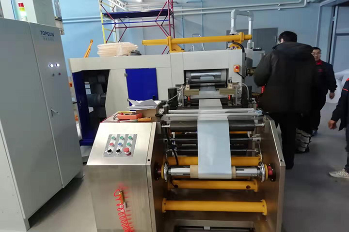 Installation de machine de pressage de rouleaux de chauffage à température d'huile en Russie