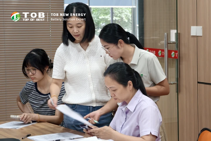 La Banque agricole de Chine ouvre des comptes bancaires sur site pour les employés de TOB NEW ENERGY